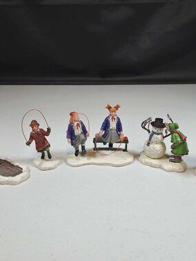 LEMAX CHRISTMAS VILLAGE FIGURES LOT SNOW WINTER FIGURINES RETIRED